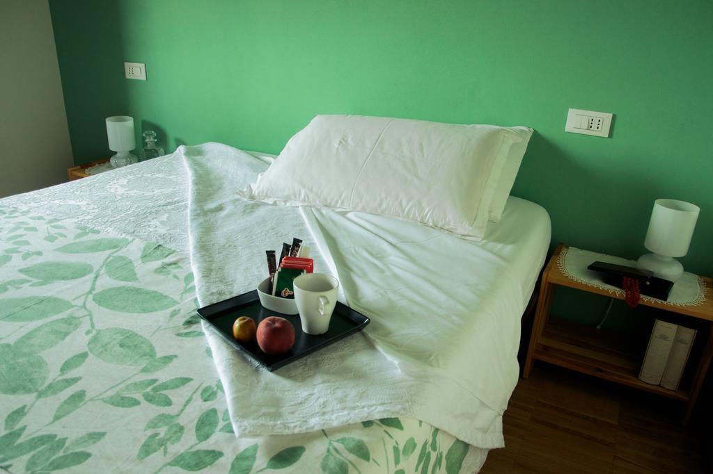 Cascina Delle Mele Bed & Breakfast Vittuone Bagian luar foto