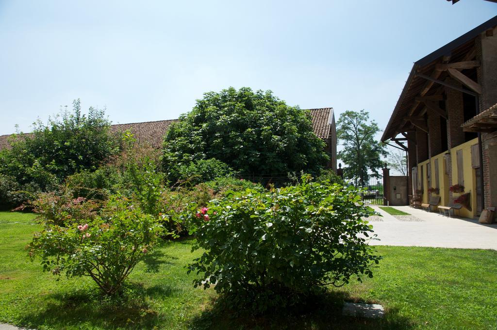 Cascina Delle Mele Bed & Breakfast Vittuone Bagian luar foto